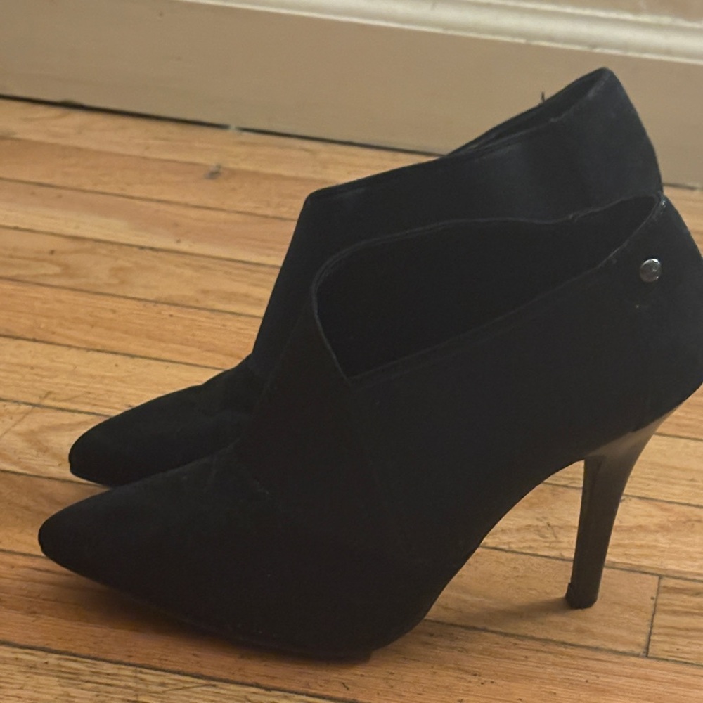 Vera Wang  Suede ankle boots